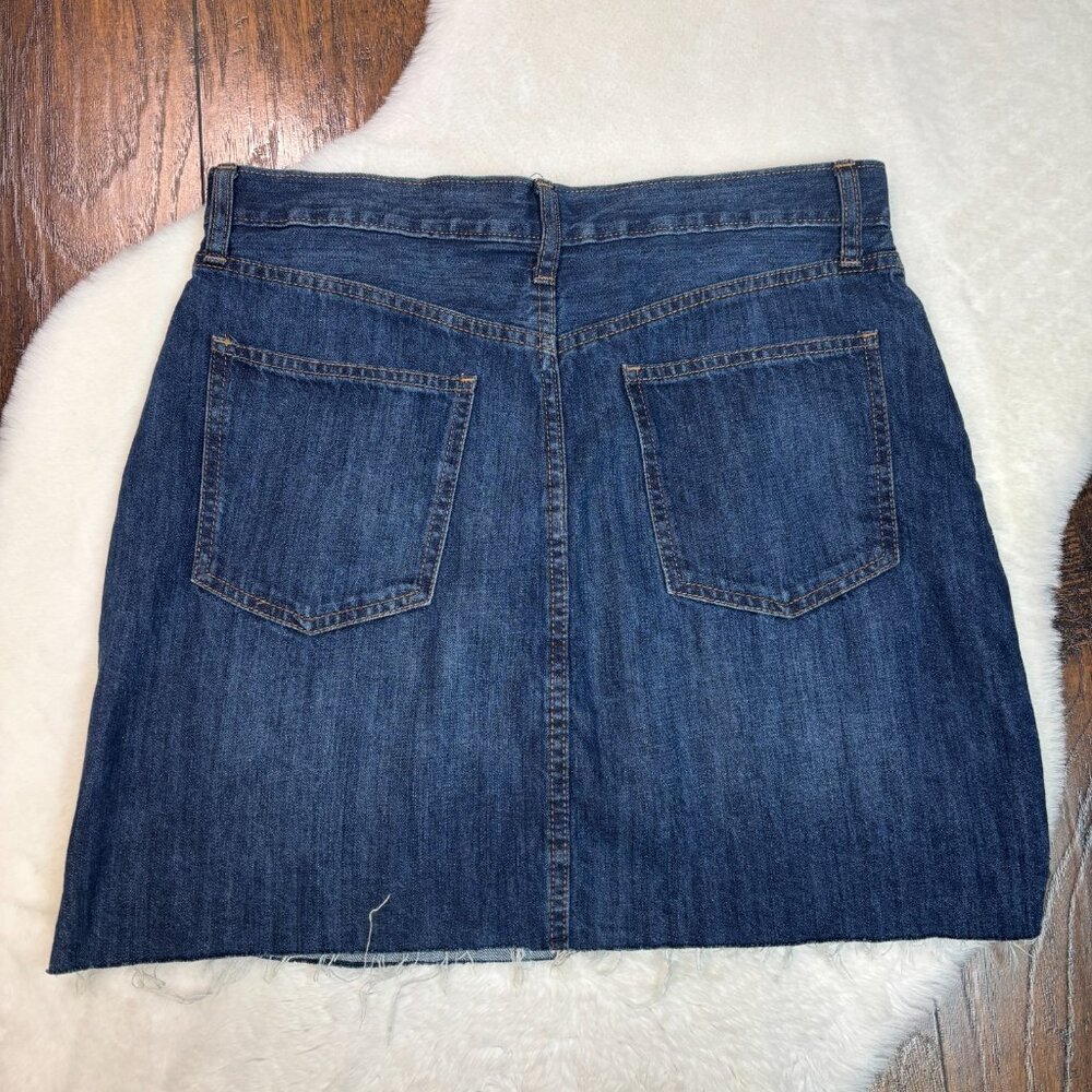 Gap Mini Skirt 30 Medium Wash Denim Button-Fly Raw Hem Blue Cotton Casual - Picture 4 of 8